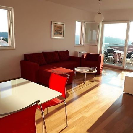 Apartment Lucija - Cozy Flat In The City Center With A Sea View & Parking Makarska Exterior foto